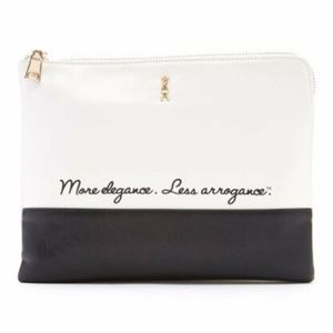 Le Motto - 'More Elegance, Less Arrogance' Clutch